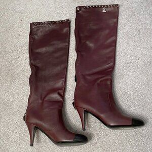 CHANEL Calfskin Brown CC Chain Knee High Boots Size 38 - Excellent